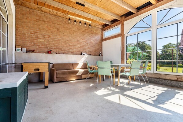 Interior - Holiday Apartment 'Kranichnest' with Private Terrace, Private Garden and Wi-Fi (Lüdershagen)