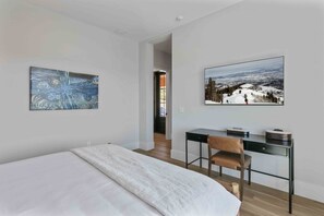 5 bedrooms, iron/ironing board, WiFi, bed sheets