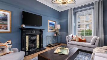 TV, fireplace