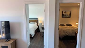 2 bedrooms, desk, iron/ironing board, WiFi