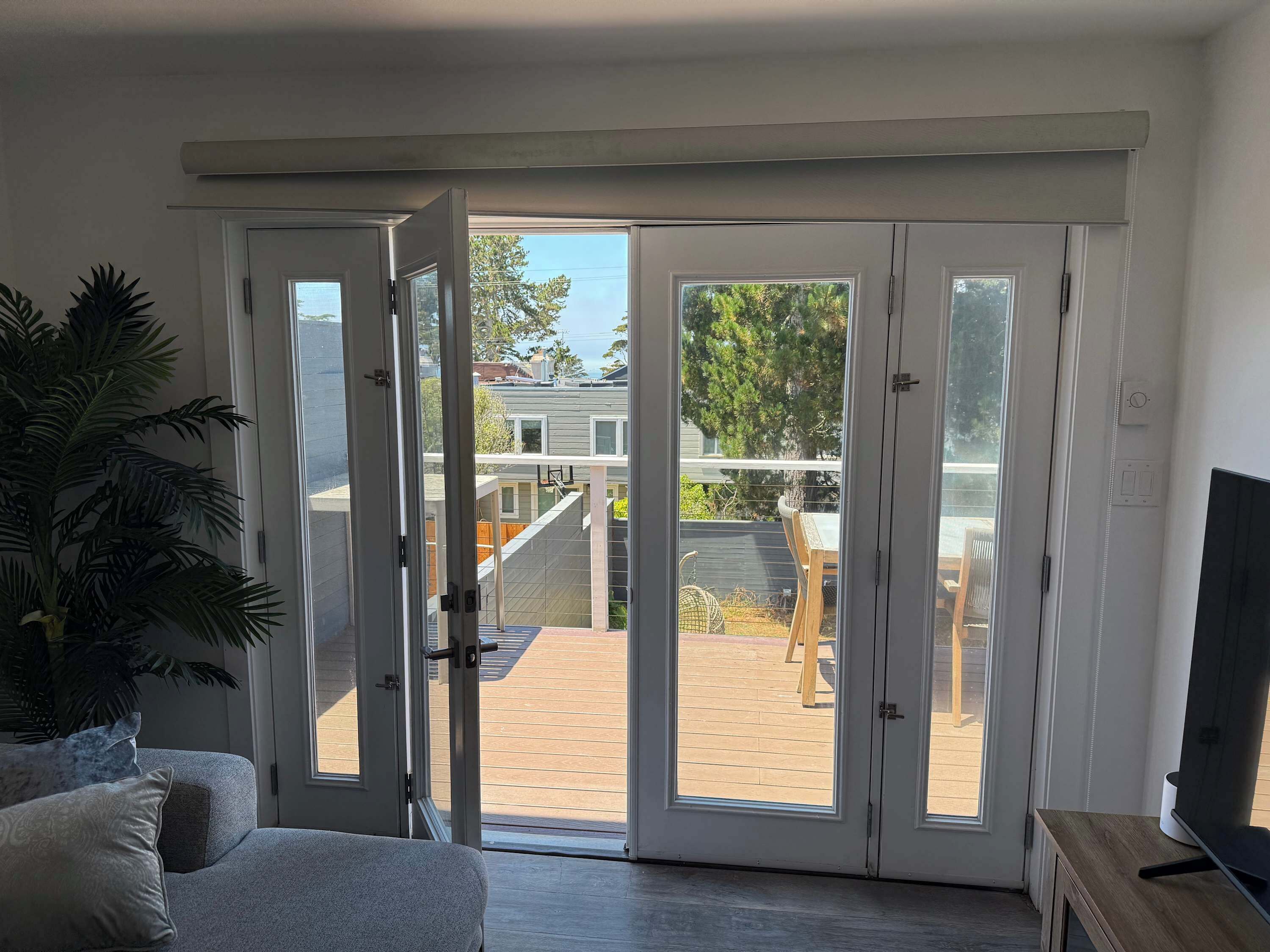 TV, peis og kontorer