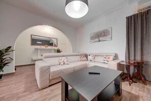 TV - Charming home Apt with private balcony in B`Bugia (Birżebbuġa)