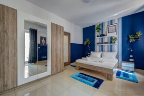 2 chambres, fer et planche à repasser, Wi-Fi, draps fournis