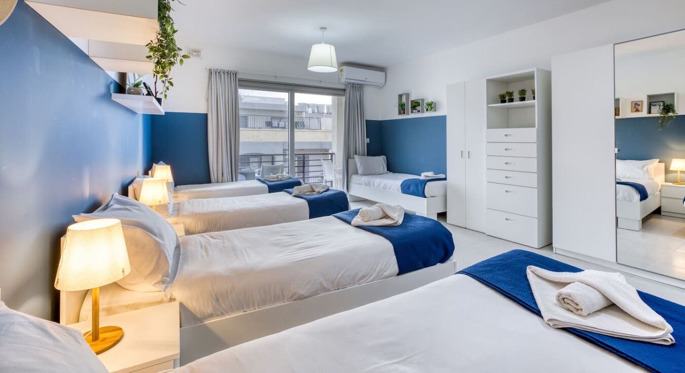 3 bedrooms, desk, iron/ironing board, travel crib