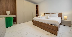 1 bedroom, desk, iron/ironing board, travel cot - Modern apartment with spacious terrace in Attard (Attard)