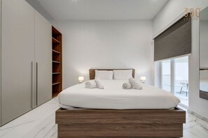 1 bedroom, desk, iron/ironing board, WiFi