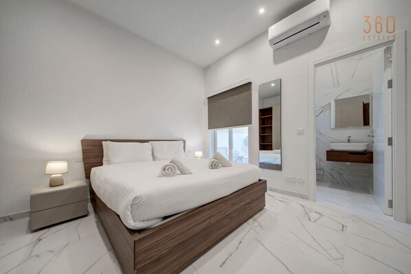 1 chambre, bureau, fer et planche Ă repasser, Wi-Fi