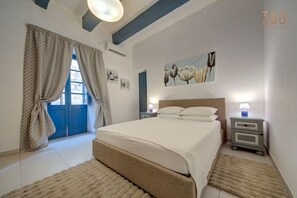 1 chambre, bureau, fer et planche à repasser, Wi-Fi