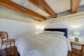 1 Schlafzimmer, Schreibtisch, WLAN, Bettwäsche