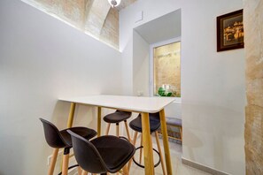 Dining - Beautiful, designer 2BR home in heart of Valletta (Valletta)
