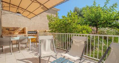 Spacious House, 100m From the Beach, Swimming Pool