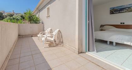 Spacious House, 100m From the Beach, Swimming Pool