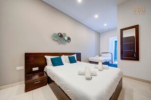 2 bedrooms, desk, iron/ironing board, WiFi