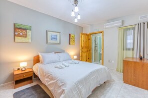 3 bedrooms, desk, iron/ironing board, travel cot