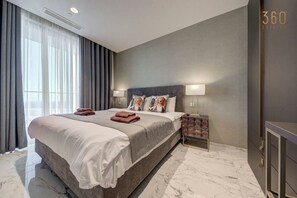 1 bedroom, desk, iron/ironing board, WiFi