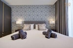 1 chambre, bureau, fer et planche à repasser, Wi-Fi