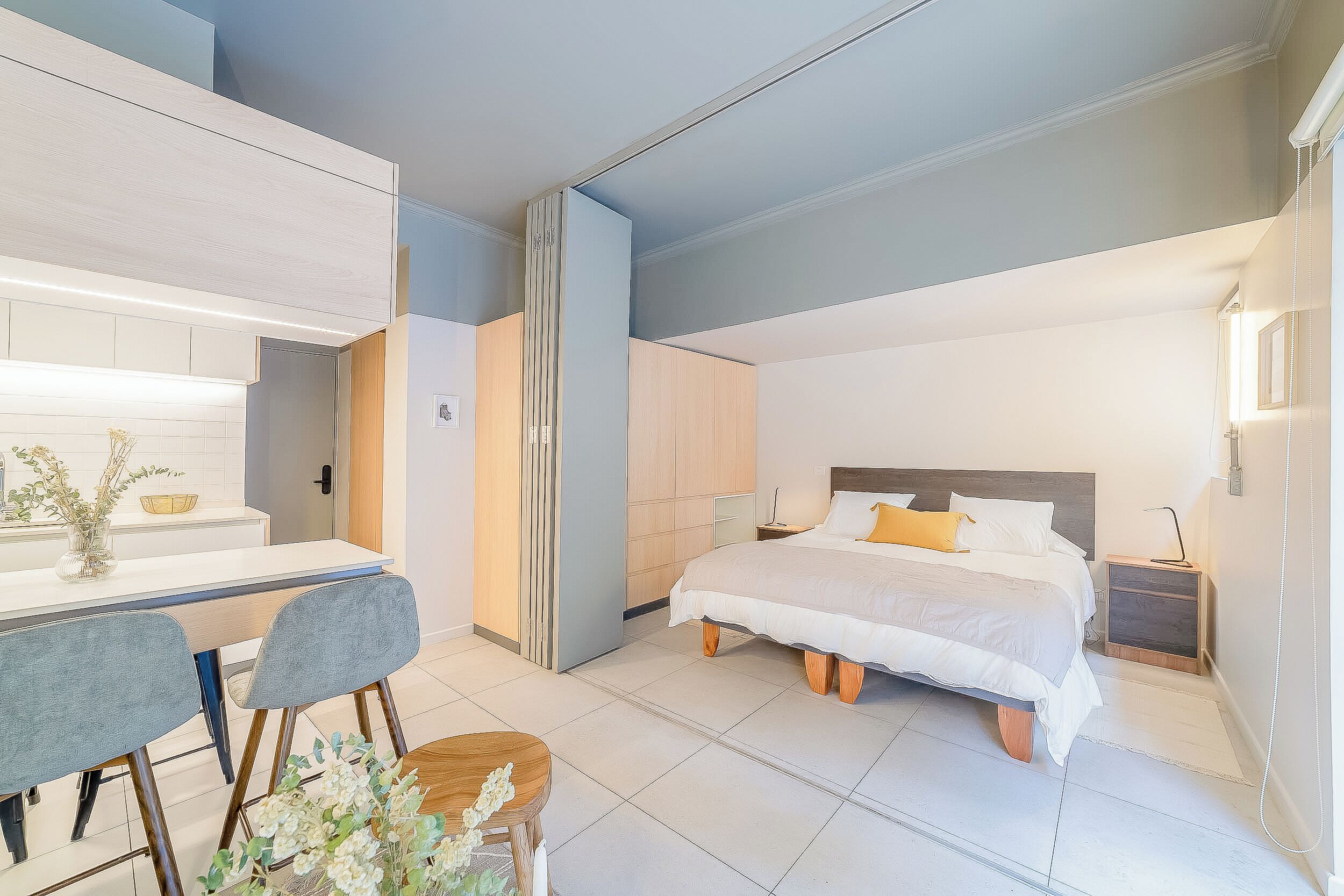 Standard Studio | Laptop workspace, iron/ironing board, free WiFi