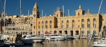 Cozy 1BR Apt in Birgu – Traditional Maltese Charm