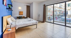 2 bedrooms, desk, iron/ironing board, WiFi