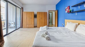 2 chambres, bureau, fer et planche à repasser, Wi-Fi