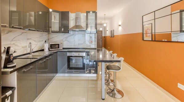 Fridge, microwave, oven, stovetop