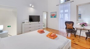 1 chambre, bureau, fer et planche à repasser, Wi-Fi