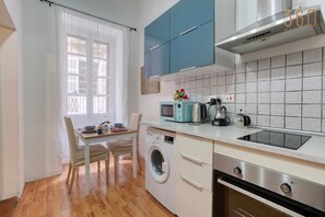 Fridge, microwave, oven, dishwasher