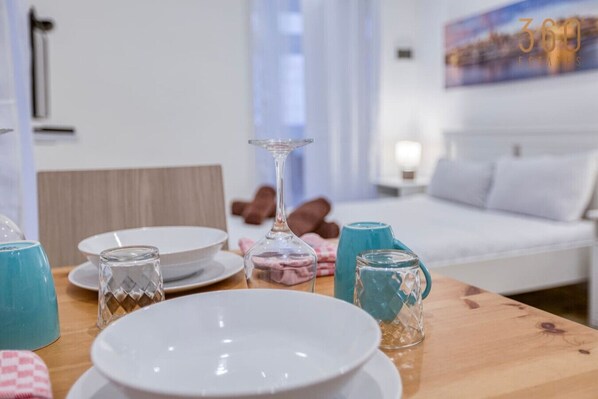 Desk, iron/ironing board, travel cot, WiFi