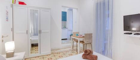 1 soveværelse, skrivebord, strygejern/strygebræt, Wi-Fi