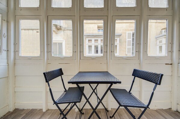 Unclassified image, 1 of 20, button