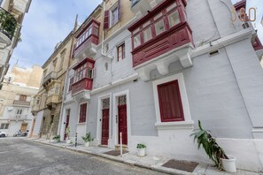Exterior - Charming Studio home in Floriana`s Heart w/WIFI (Il-Furjana)