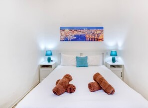 1 chambre, fer et planche à repasser, Wi-Fi, draps fournis