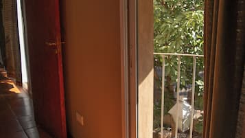 Quadruple Room | Iron/ironing board, free WiFi, bed sheets