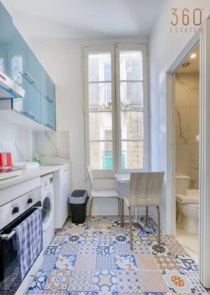 Réfrigérateur, four, plaque de cuisson, lave-vaisselle