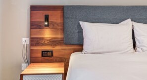 1 bedroom, desk, iron/ironing board, WiFi