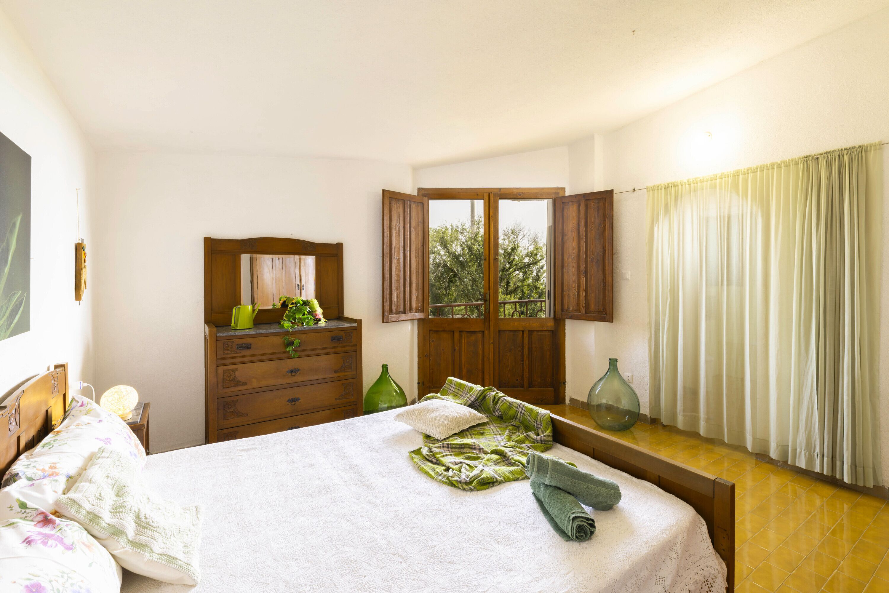 6 chambres, fer et planche à repasser, Wi-Fi, draps fournis