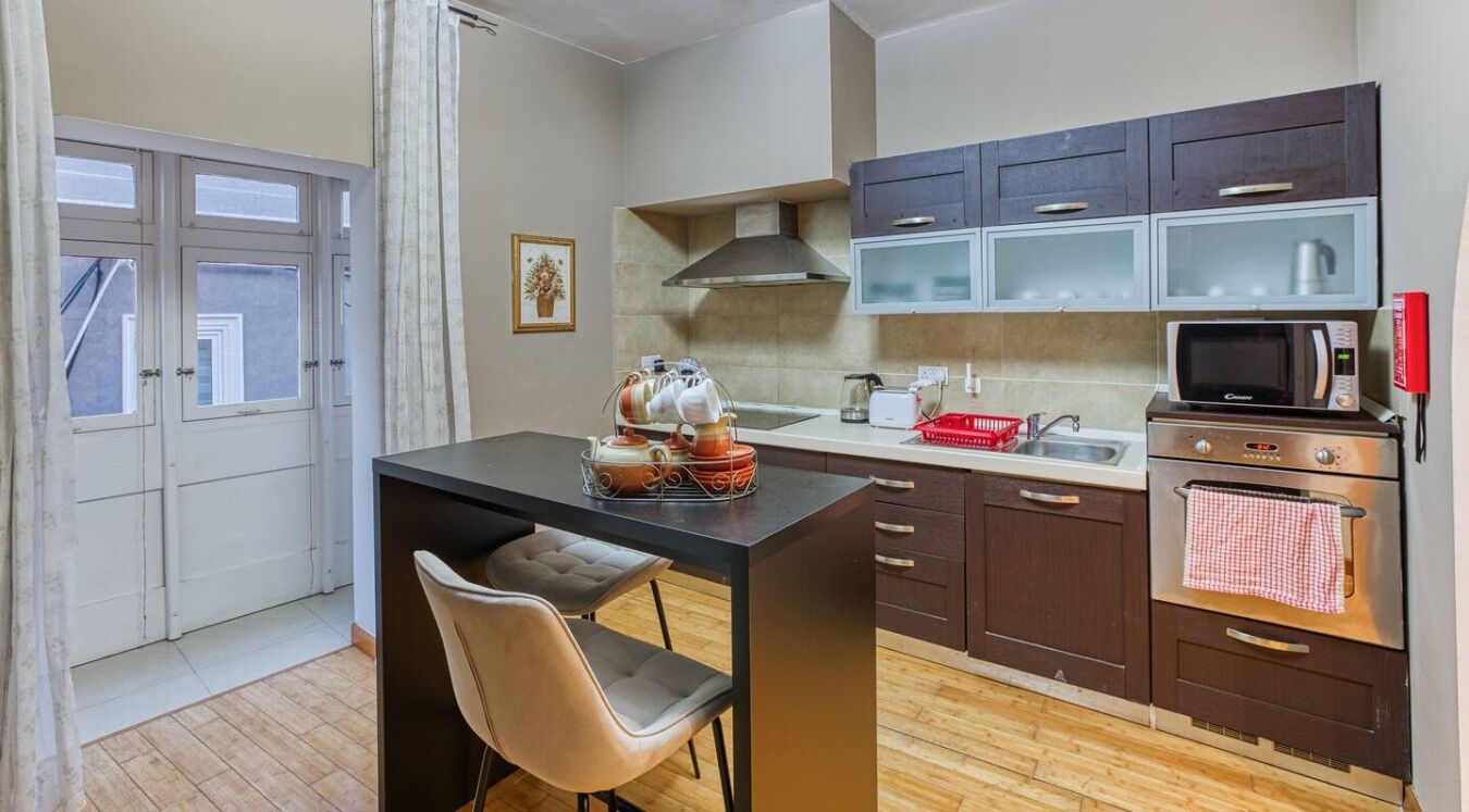 Réfrigérateur, micro-ondes, four, lave-vaisselle