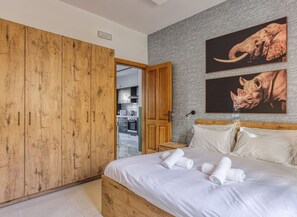 2 Schlafzimmer, Schreibtisch, Bügeleisen/Bügelbrett, WLAN