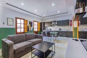 Interior - Stylish 2BR Apt with balconies in St Julians (San Ġiljan)