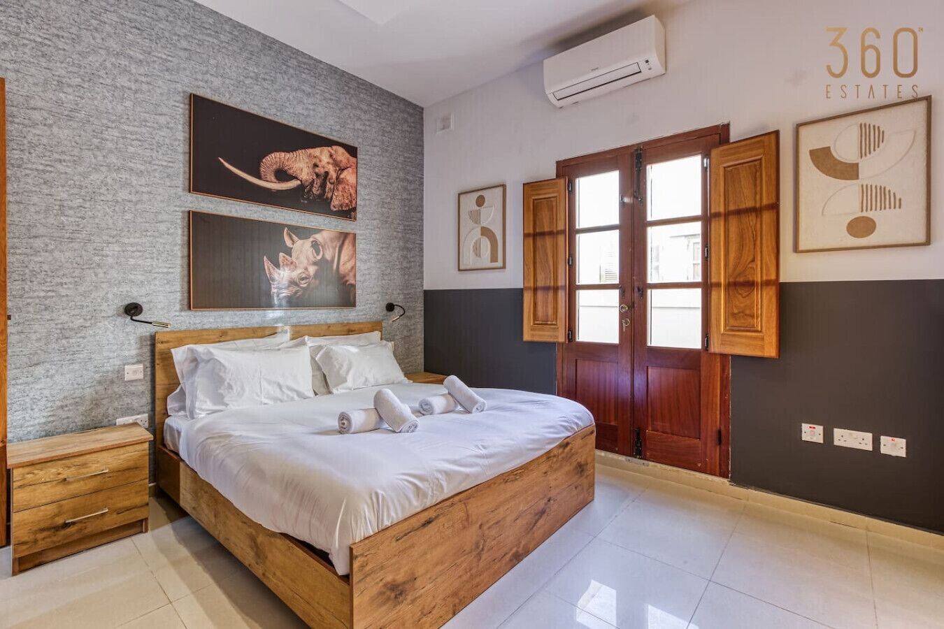 2 bedrooms, desk, iron/ironing board, WiFi