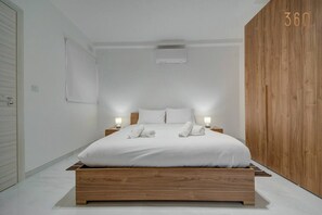 2 bedrooms, desk, iron/ironing board, travel crib - Brand new, fully equipped 2BR home in Qawra (San Pawl il-Baħar)