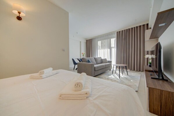 1 bedroom, desk, iron/ironing board, WiFi