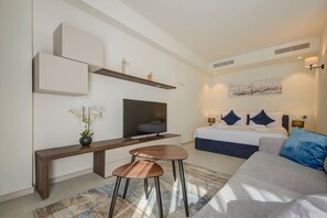 Desk, iron/ironing board, travel cot, WiFi