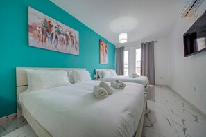 1 chambre, bureau, fer et planche à repasser, Wi-Fi