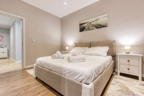 2 bedrooms, desk, iron/ironing board, travel cot