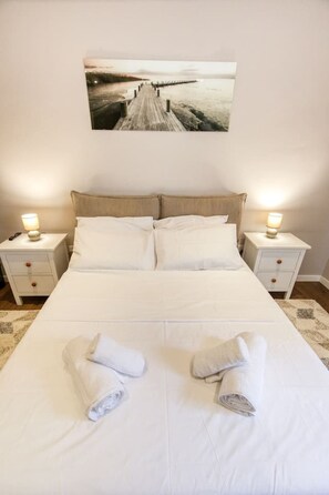 2 Schlafzimmer, Schreibtisch, WLAN, Bettwäsche