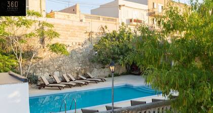 Seaside Serenity – St. Paul’s Bay Villa with Pool