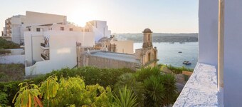 Seaside Serenity – St. Paul’s Bay Villa with Pool