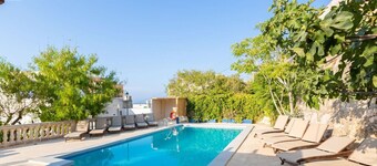 Seaside Serenity – St. Paul’s Bay Villa with Pool