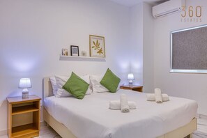 2 bedrooms, desk, iron/ironing board, WiFi